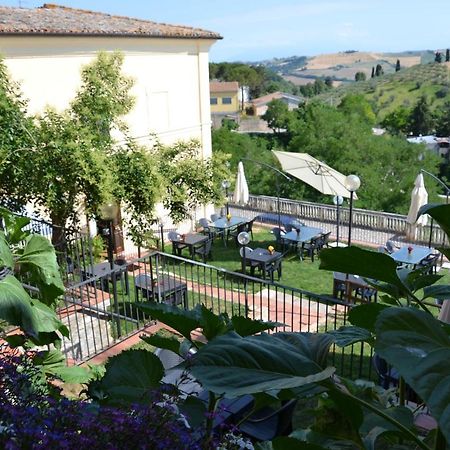 Palazzo Ducale Hotel Castilenti ภายนอก รูปภาพ