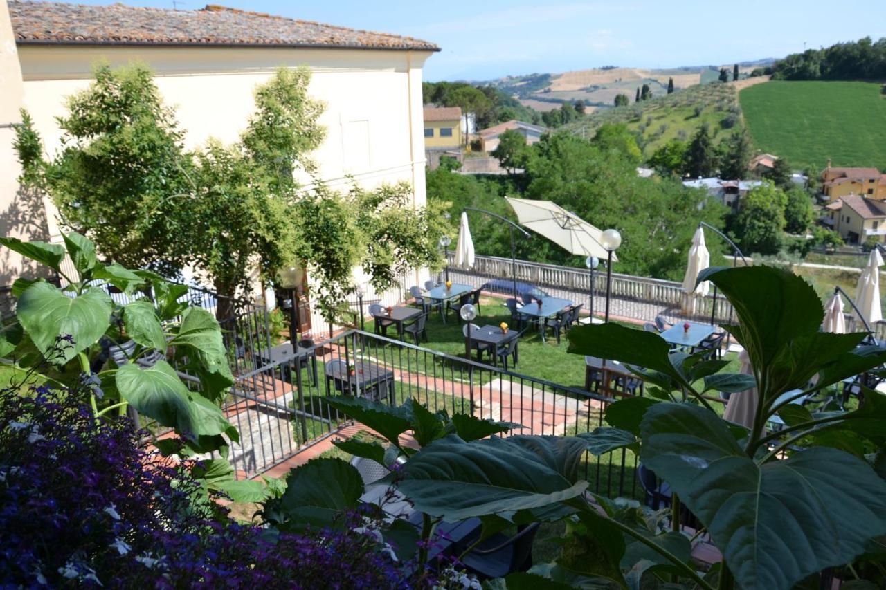 Palazzo Ducale Hotel Castilenti ภายนอก รูปภาพ